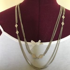 Long silver necklace👍